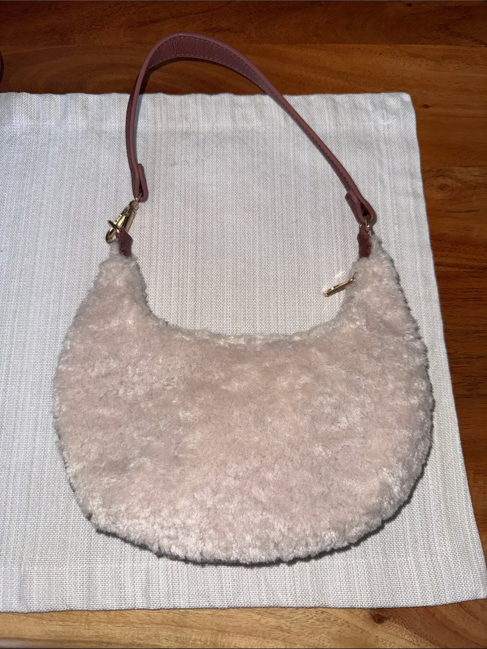 Universal thread Plush Crescent Shoulder Bag in Light Pink